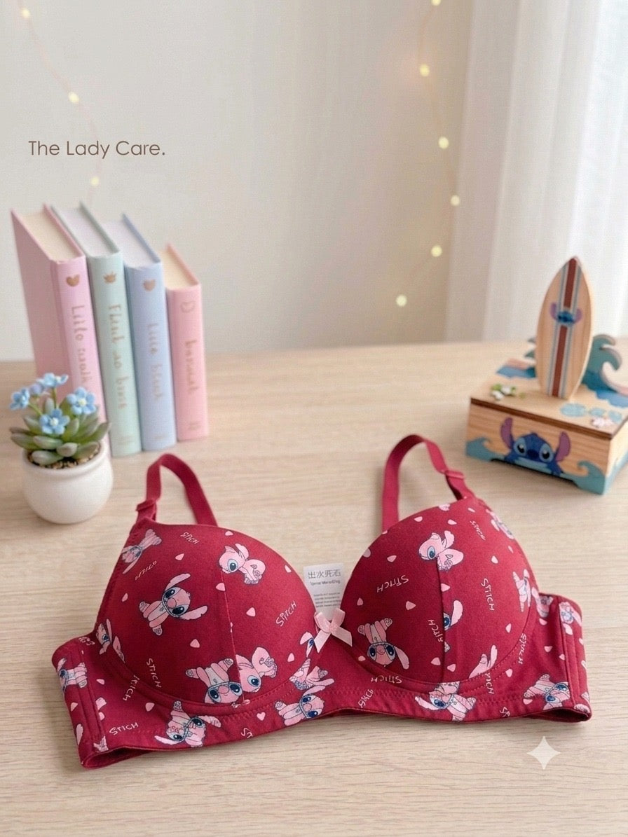 Featuring everyone's favorite mischievous alien, Stitch, complemented by sweet pastel pink hearts.
Treat yourself to a blend of ultimate comfort and cute style