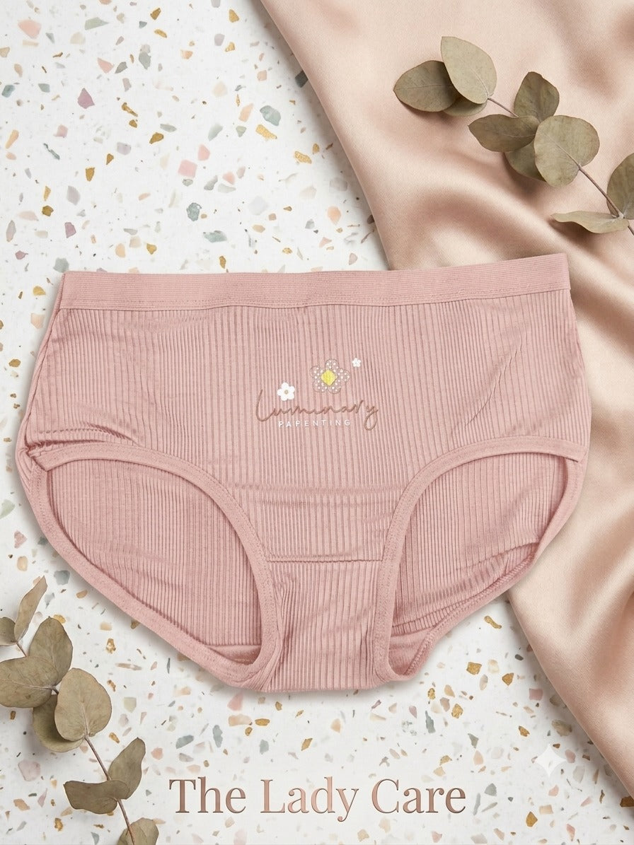 Embrace ultimate comfort and leak-free confidence all day long with ( Pack Of Three)