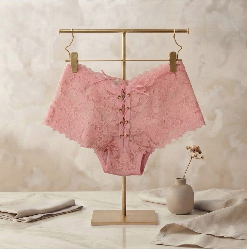 Confidence starts underneath
Sculpted fit, delicate lace, and a bold attitude-made to empower you every day.( pack of two)