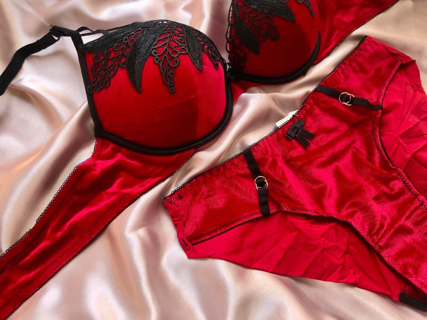 Velvet Bra Set