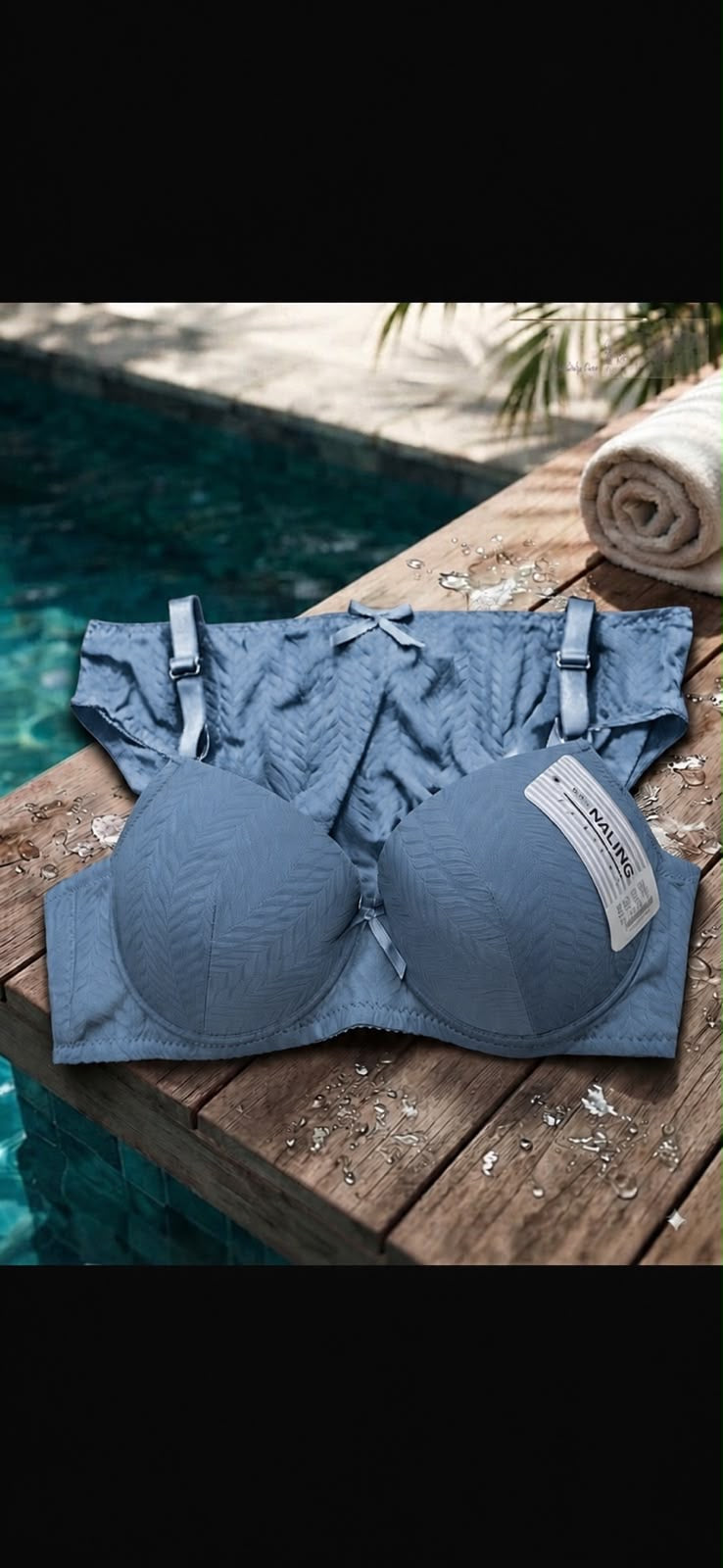 Upgrade your lingerie collection with this super comfortable and stylish textured set. Crafted with a delicate chevron design and seamless molded cups, it offers gentle support and a smooth fit under any
