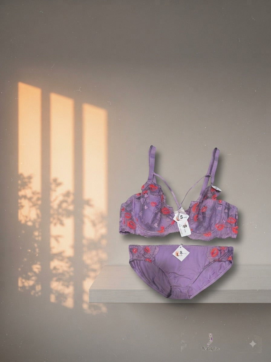 Hot Girls Lip Print Sexy Video Lingerie 2pcs Lace Bra and Panty Set Deep V Neck Women's Underwear Set Sensual
Linaerie