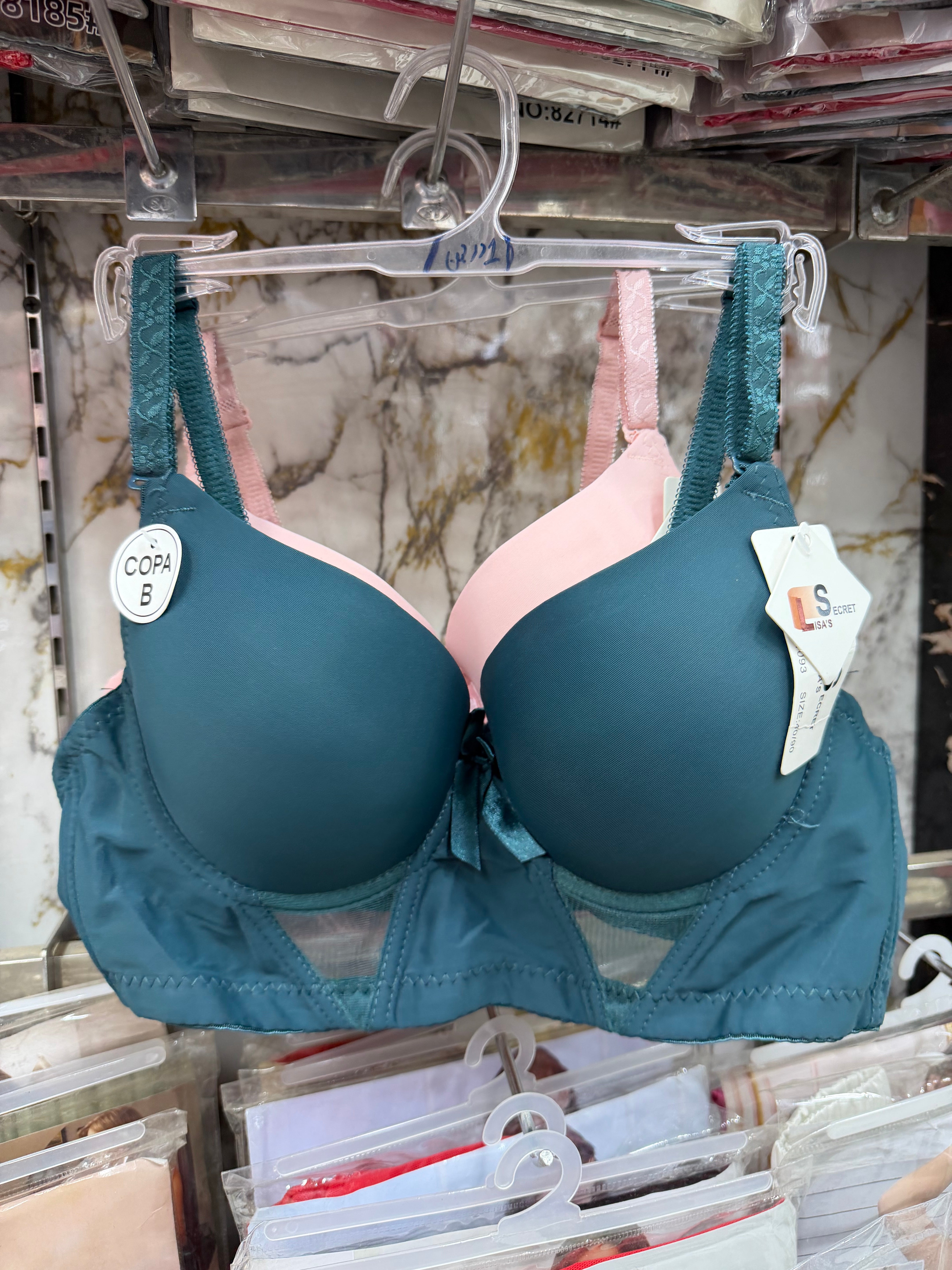 Glossy Seamless Underwear Womens Padded Backless
Bra for Wedding Dress