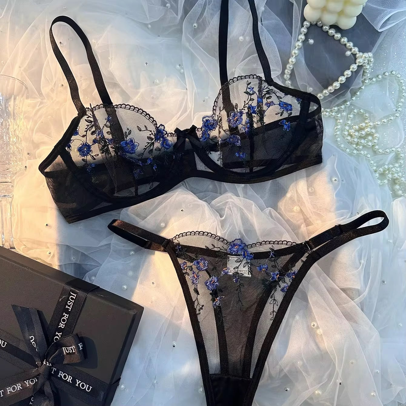 OEM Nightie Mature Ladiespush up Bra Dame Panties
Embroidery Floral Hot Balconette Bra Underwear and Panties Set Women Sexy Lace