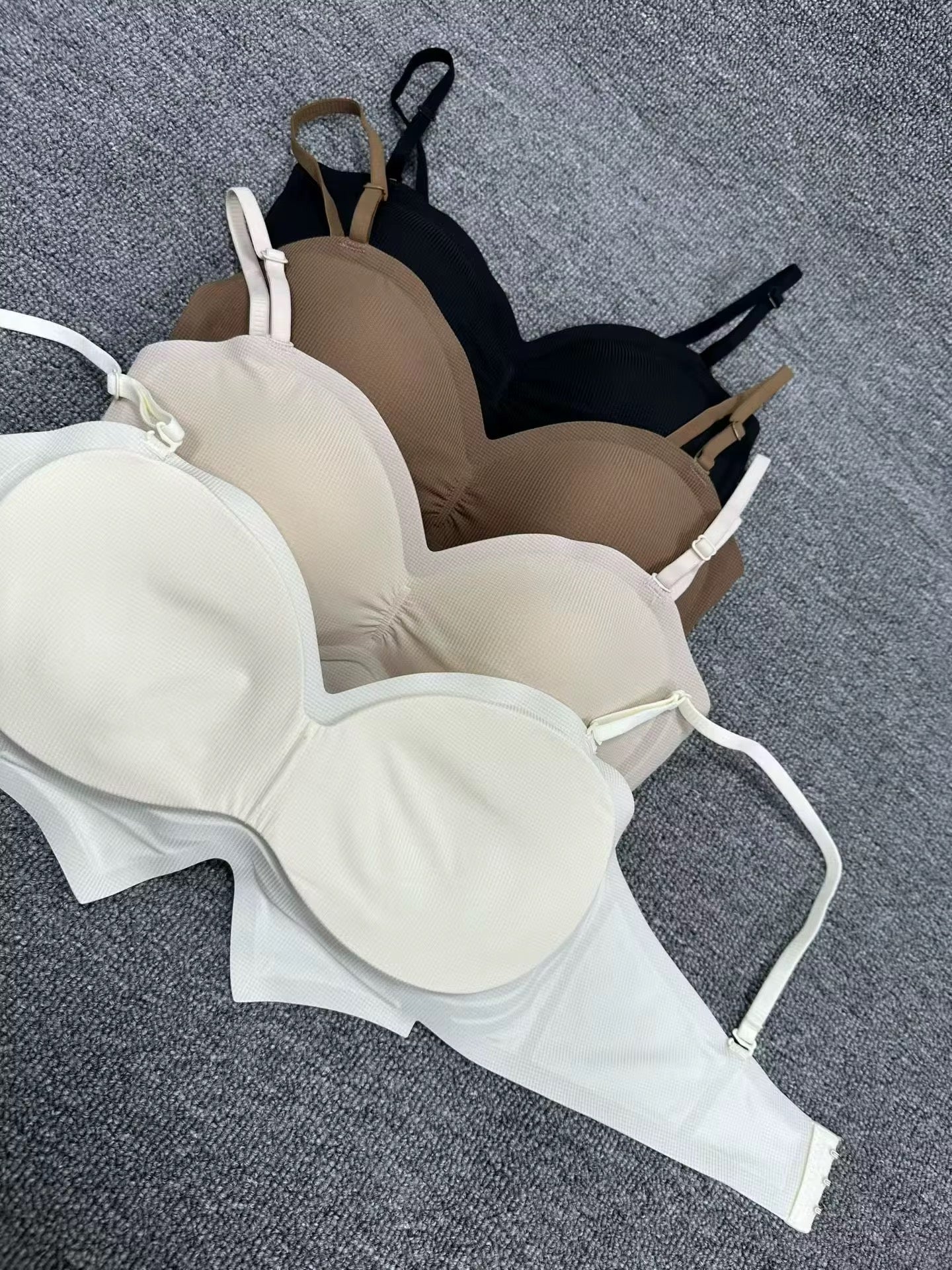 Soft Support Seamless Underwear Comfortable Gathering No
Steel Ring Collection Light Thin Breathable Bra Style