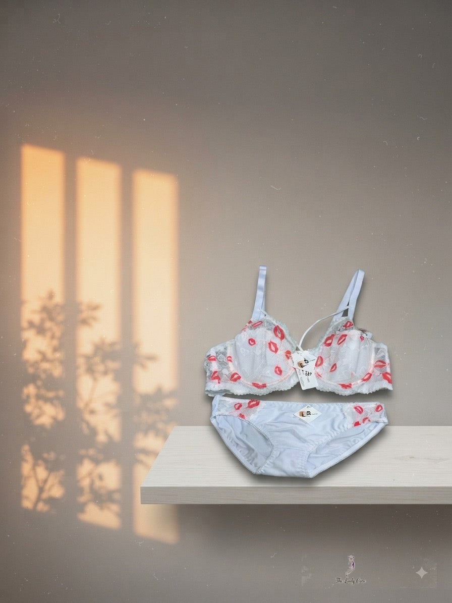 Hot Girls Lip Print Sexy Video Lingerie 2pcs Lace Bra and Panty Set Deep V Neck Women's Underwear Set Sensual
Linaerie