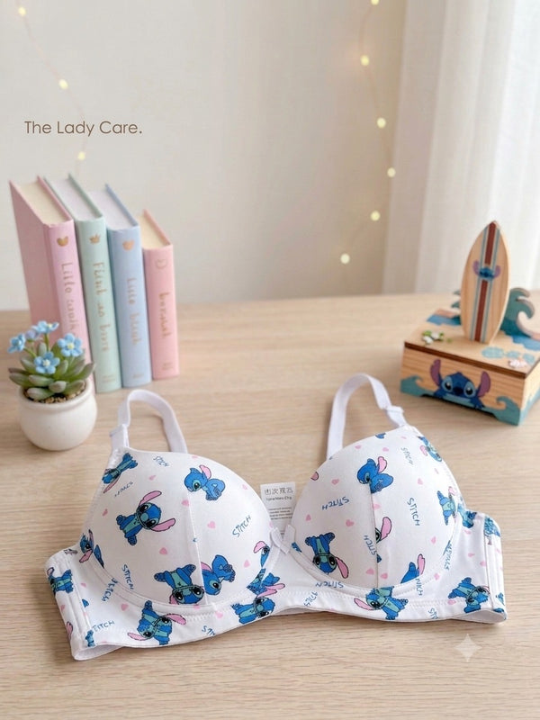 Featuring everyone's favorite mischievous alien, Stitch, complemented by sweet pastel pink hearts.
Treat yourself to a blend of ultimate comfort and cute style