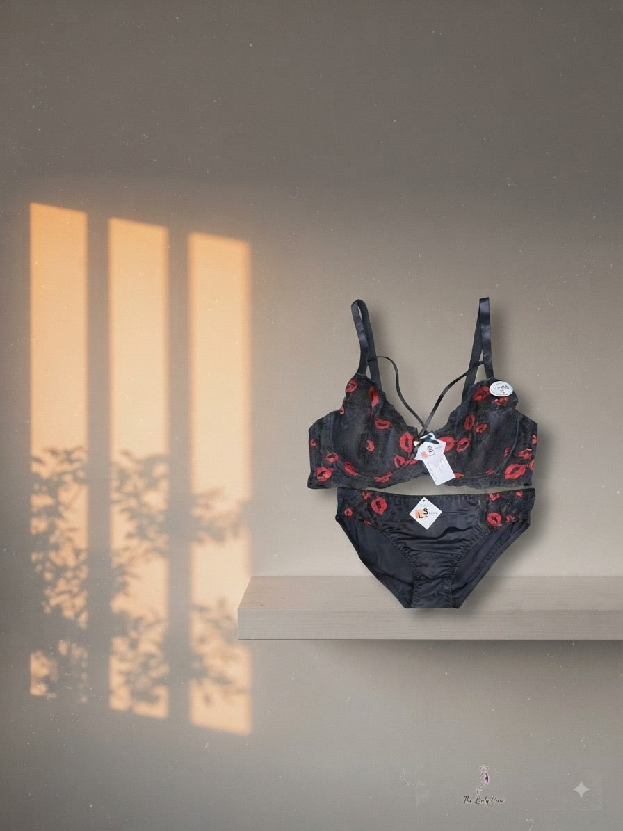 Hot Girls Lip Print Sexy Video Lingerie 2pcs Lace Bra and Panty Set Deep V Neck Women's Underwear Set Sensual
Linaerie